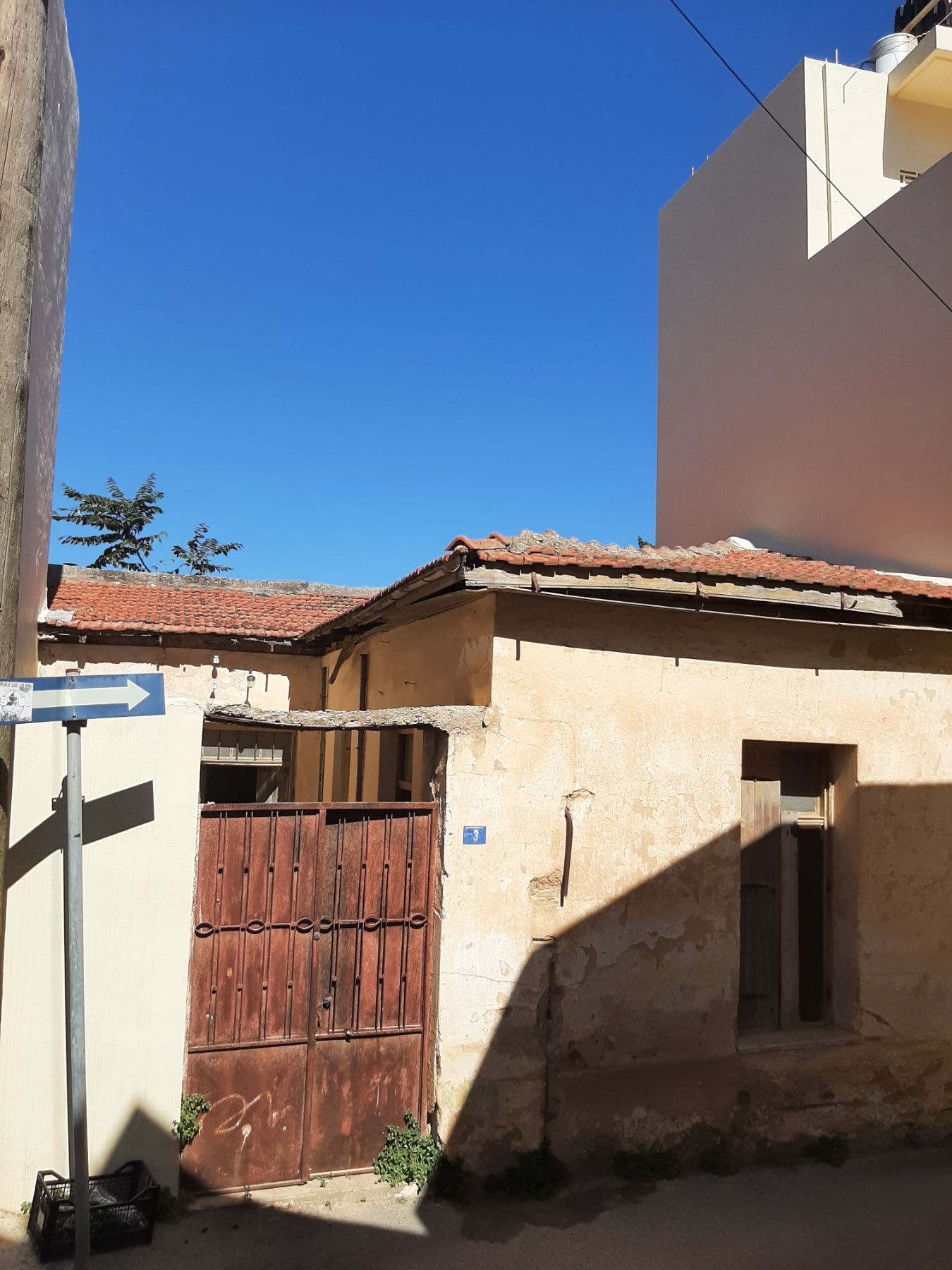 Old village house for sale in Neapoli, Crete