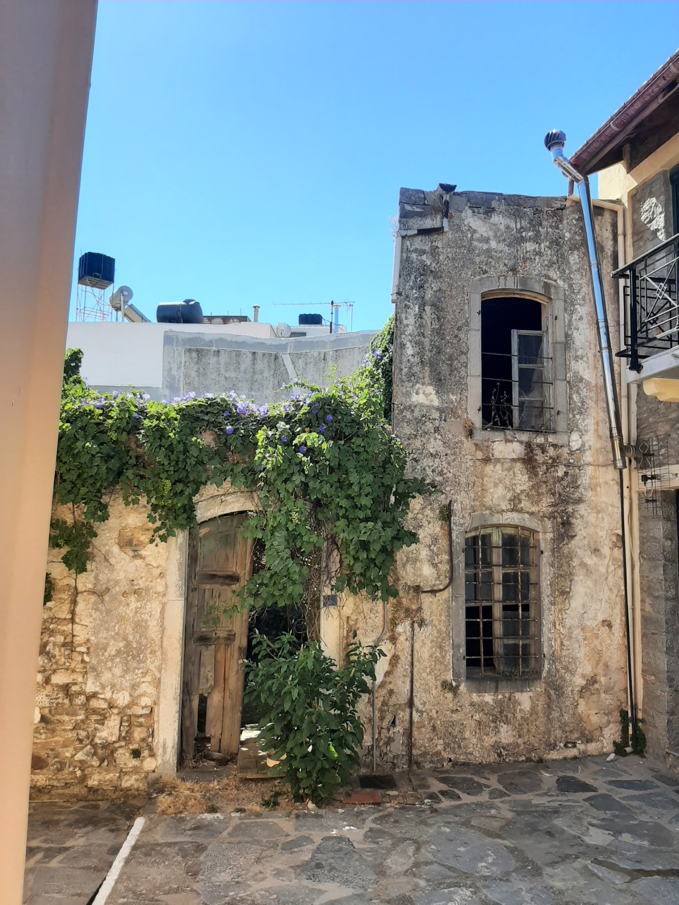 Old house, side view