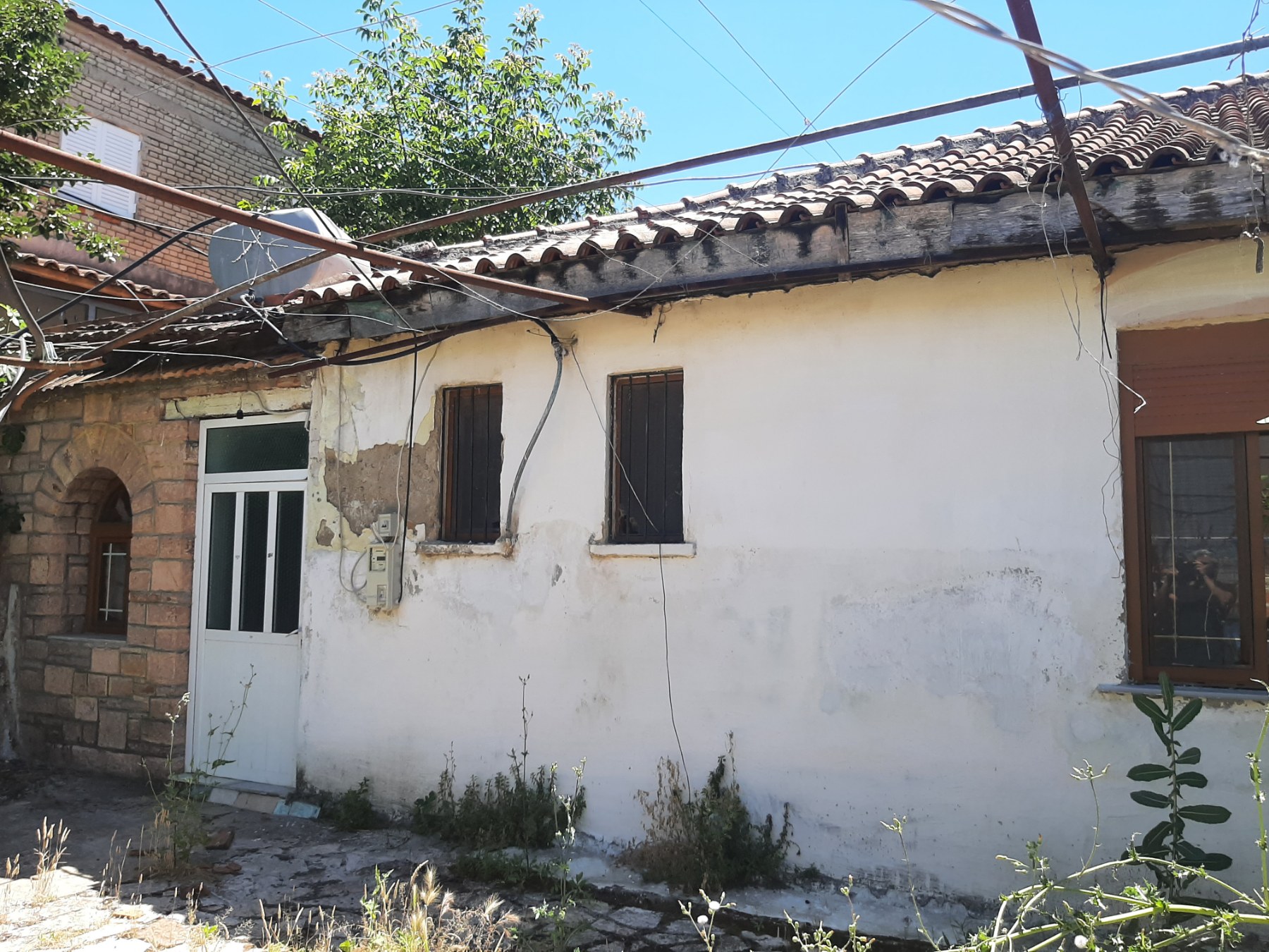 Old house for sale in Livadhja, Sarandë — renovation opportunity